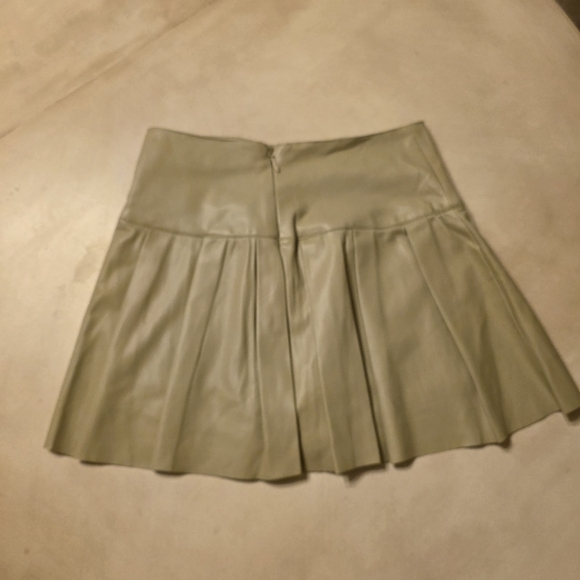 VIRAL WeWoreWhat Pleated Buckle Skort ✨size S - Picture 5 of 10